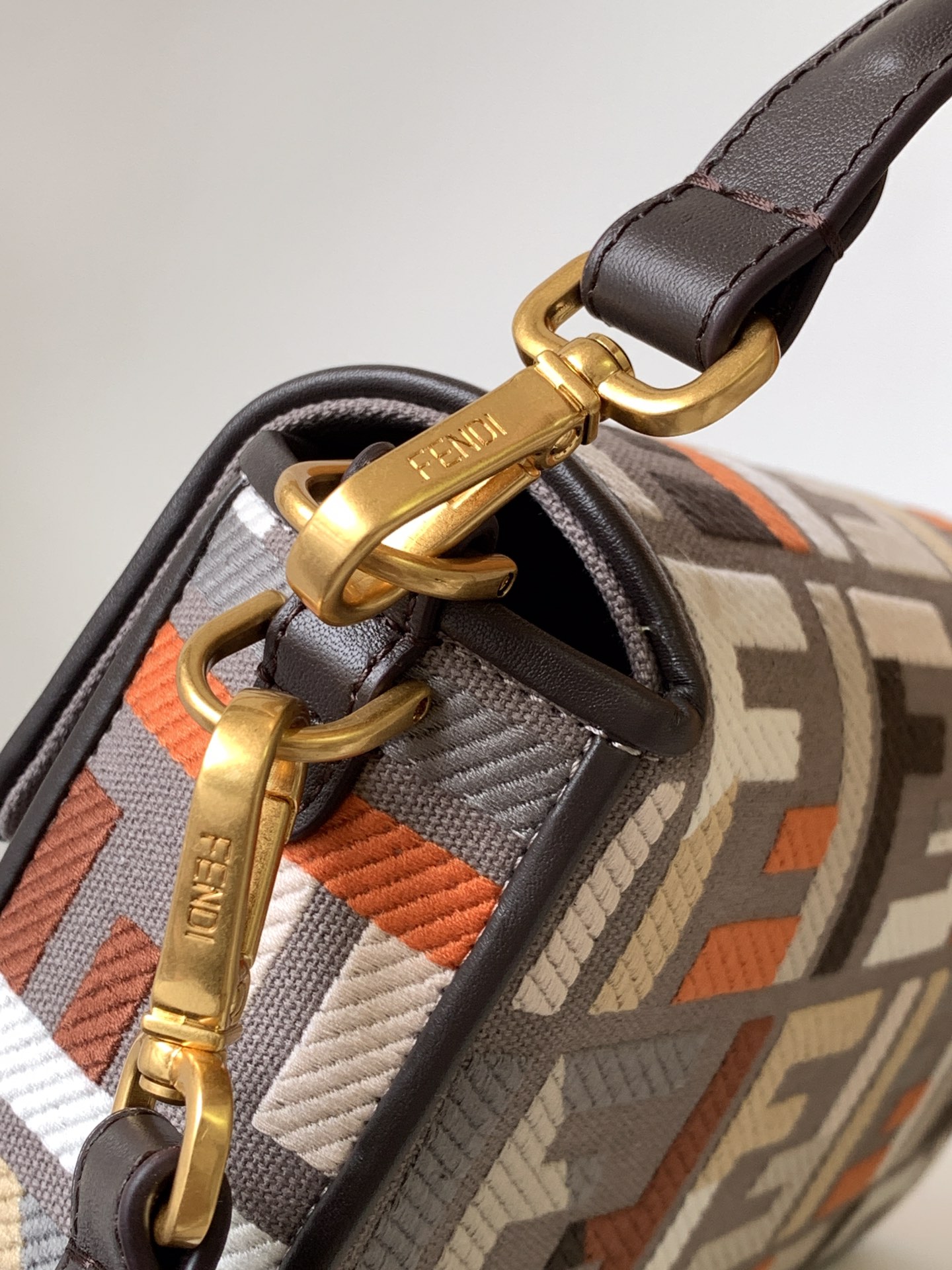 [TOP] FENDI Canvas Baguette Bag 27×6×14cm - Gray