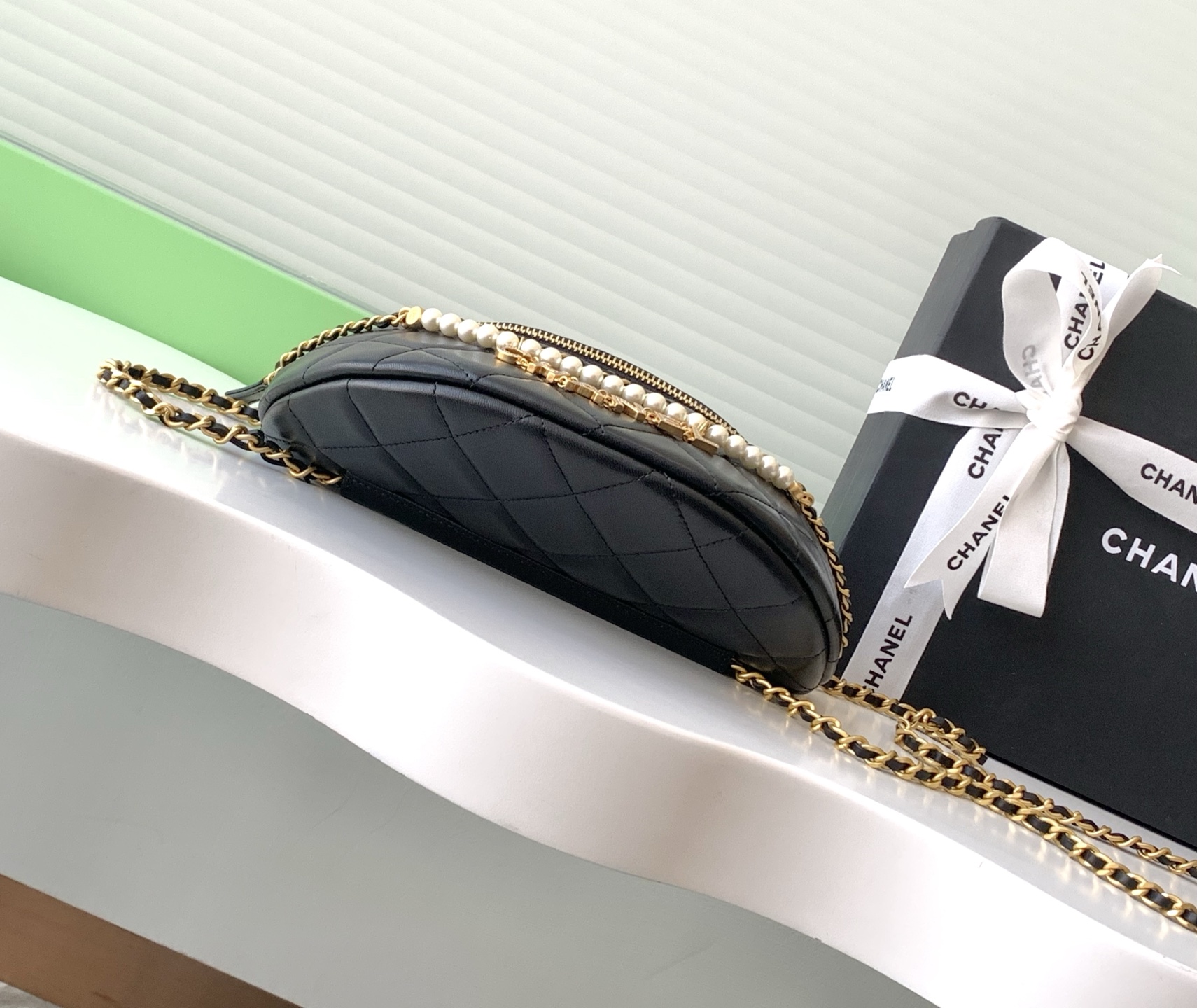 [TOP] CHANEL Pearl Chain Fanny Pack 24*17*11cm - 2 Colour