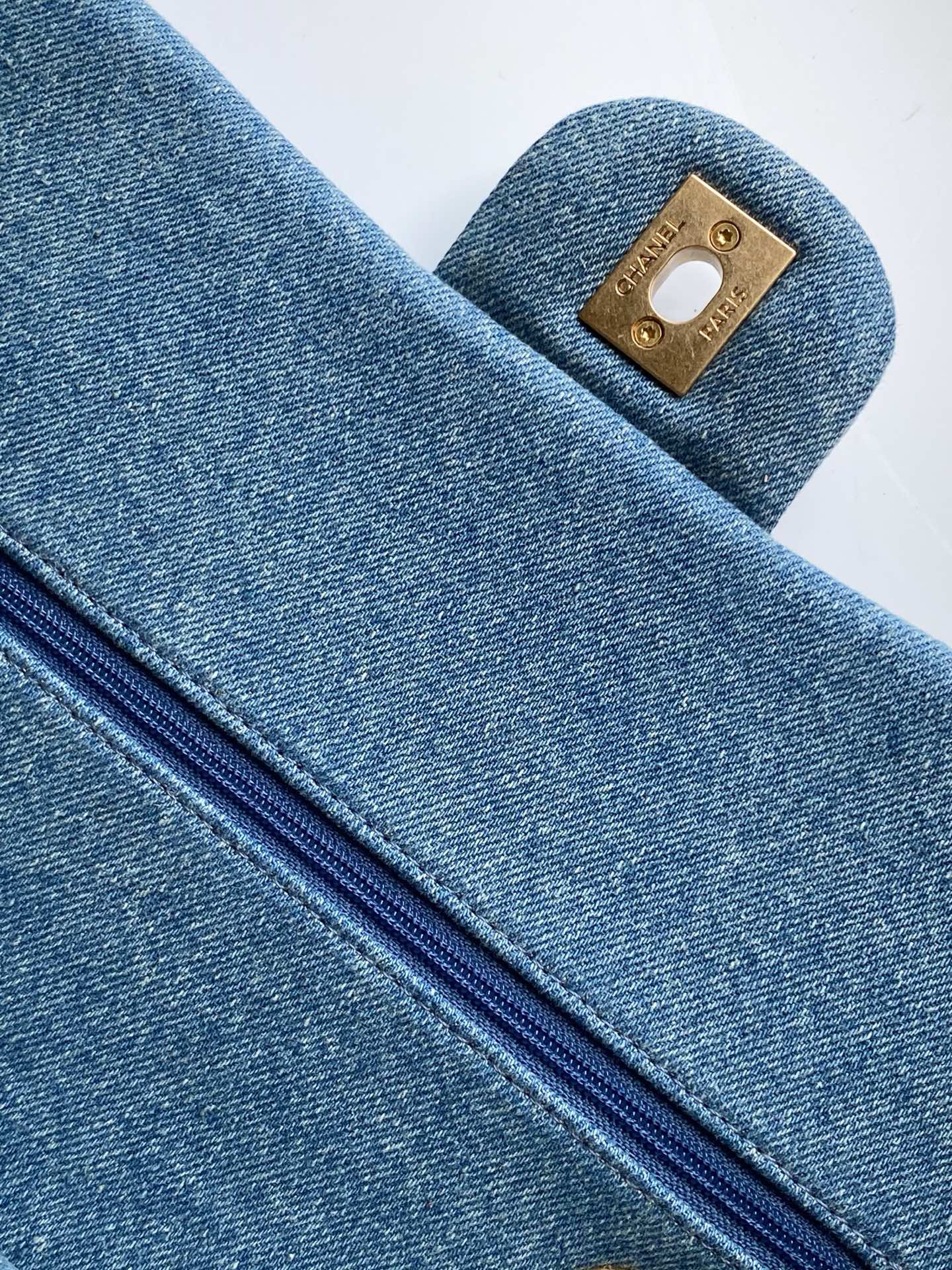 [TOP] CHANEL Flap Bag Denim Patchwork Bag 14x21x8cm - Blue&Pink