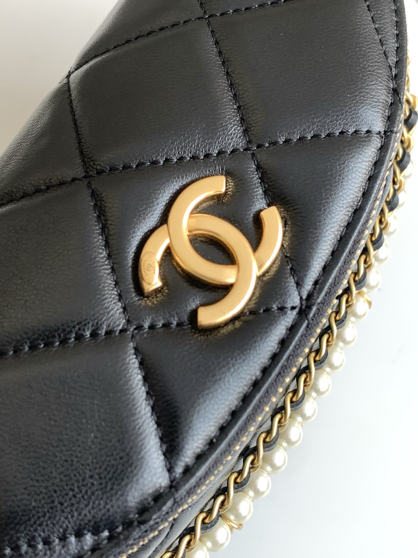 [TOP] CHANEL Pearl Chain Fanny Pack 24*17*11cm - 2 Colour