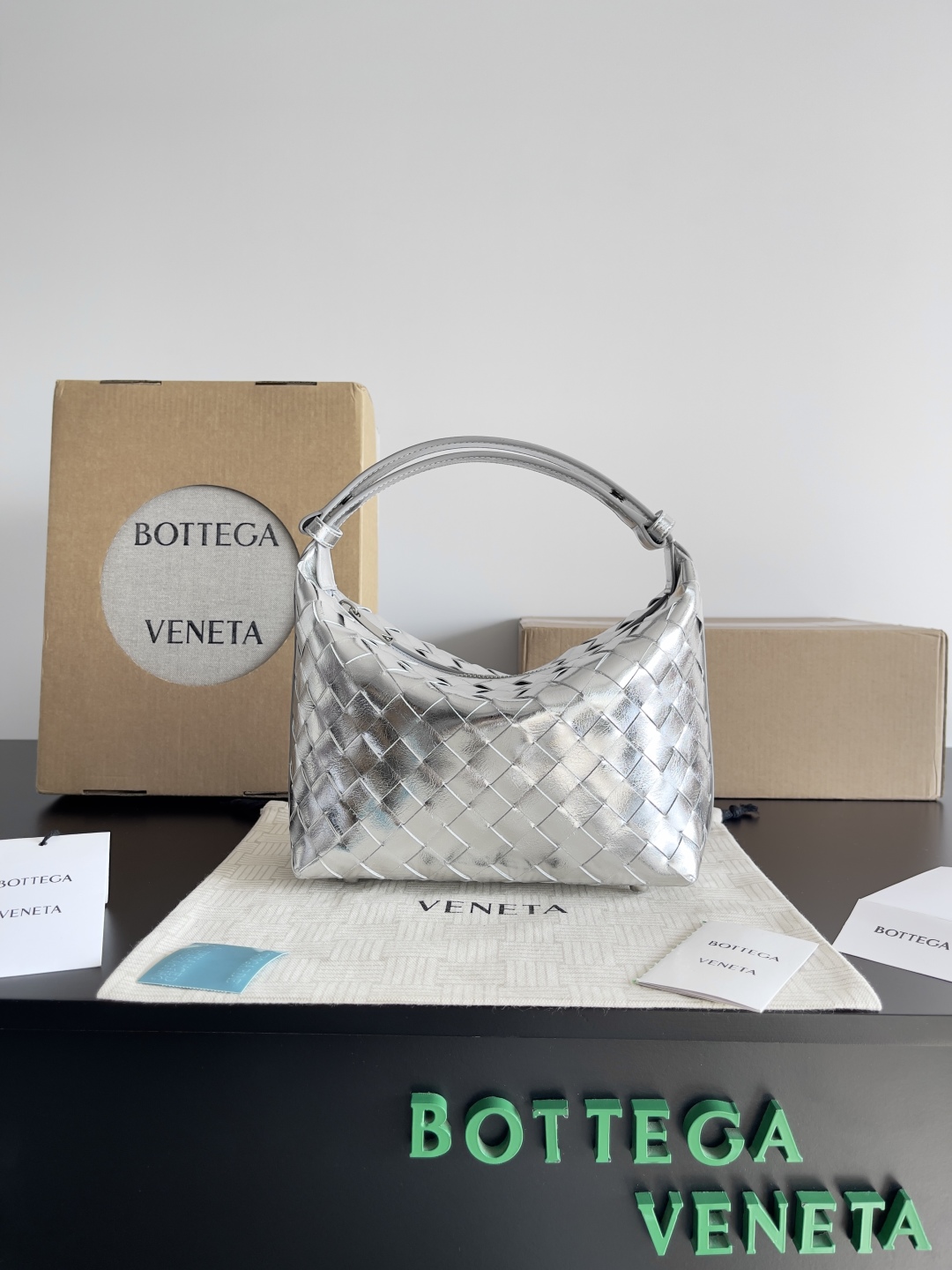 [TOP] Bottega Veneta BV Nappa Bag Lambskin 22x13x9cm - Silver/Gold