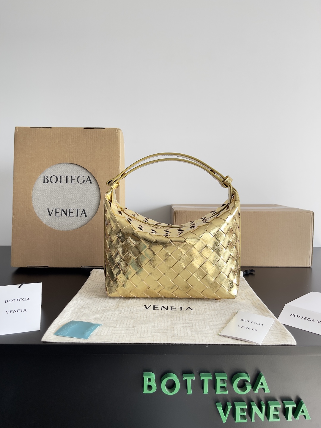 [TOP] Bottega Veneta BV Nappa Bag Lambskin 22x13x9cm - Silver/Gold