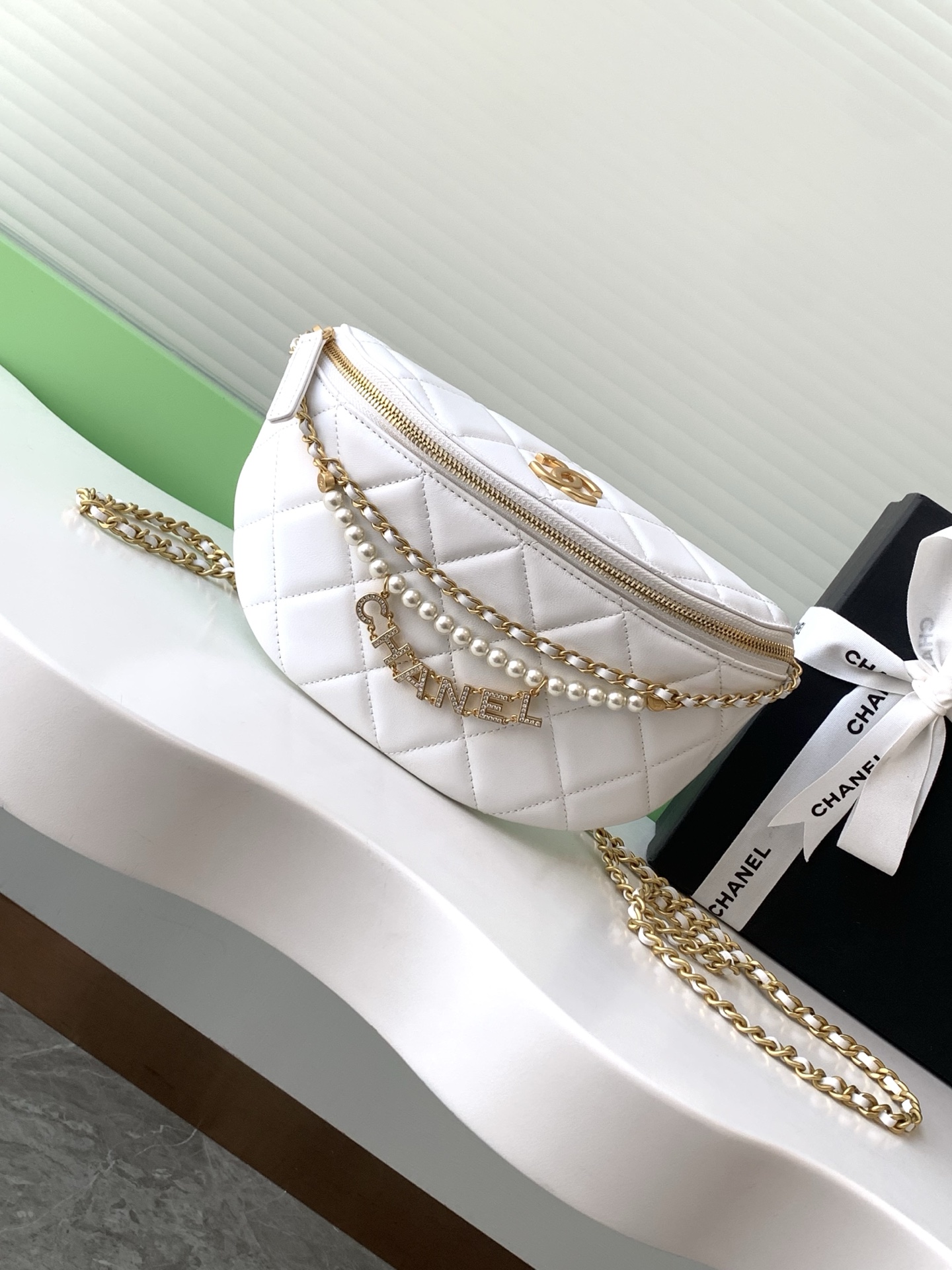 [TOP] CHANEL Pearl Chain Fanny Pack 24*17*11cm - 2 Colour