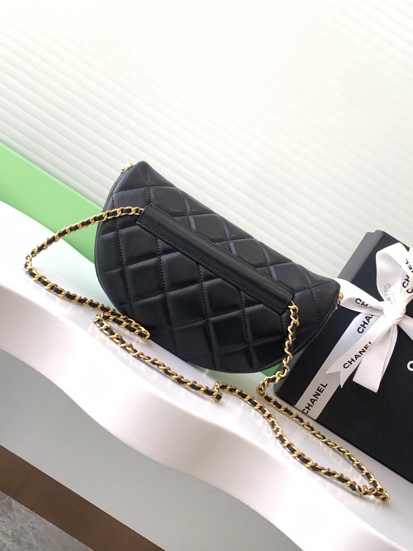 [TOP] CHANEL Pearl Chain Fanny Pack 24*17*11cm - 2 Colour