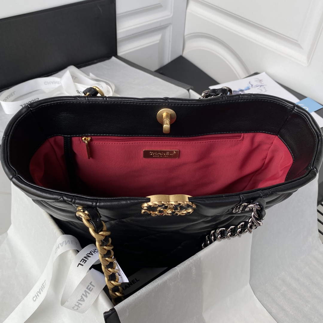 [TOP] CHANEL Hobo Bag Sheepskin 37*30*10cm - Black