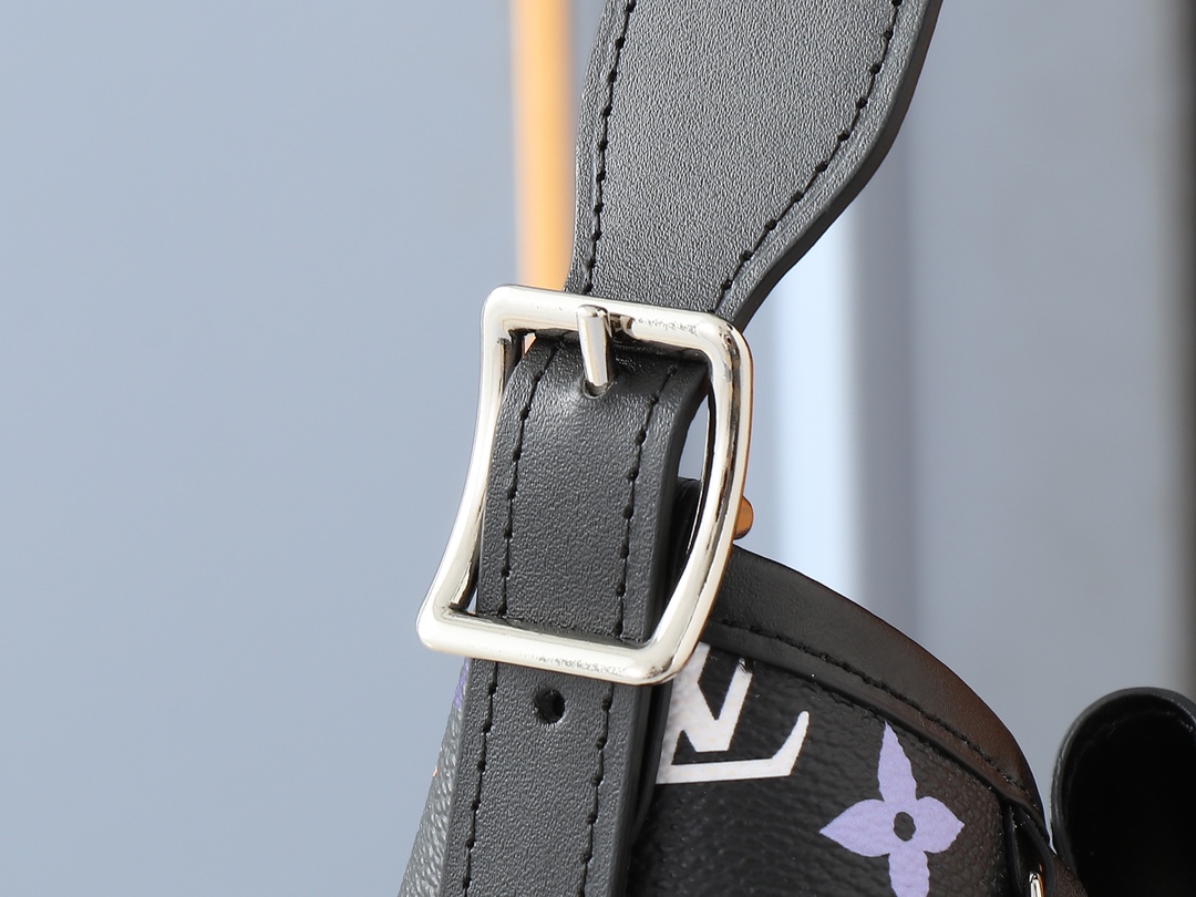 [TOP] Louis Vuitton LV Carryall Bag 29x24x12cm - Black