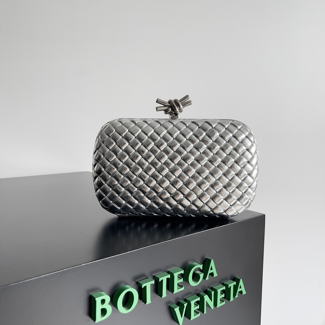 [TOP] Bottega Veneta BV Evening Clutch Bag 20.5x6x12.5cm - Gold/ Silver