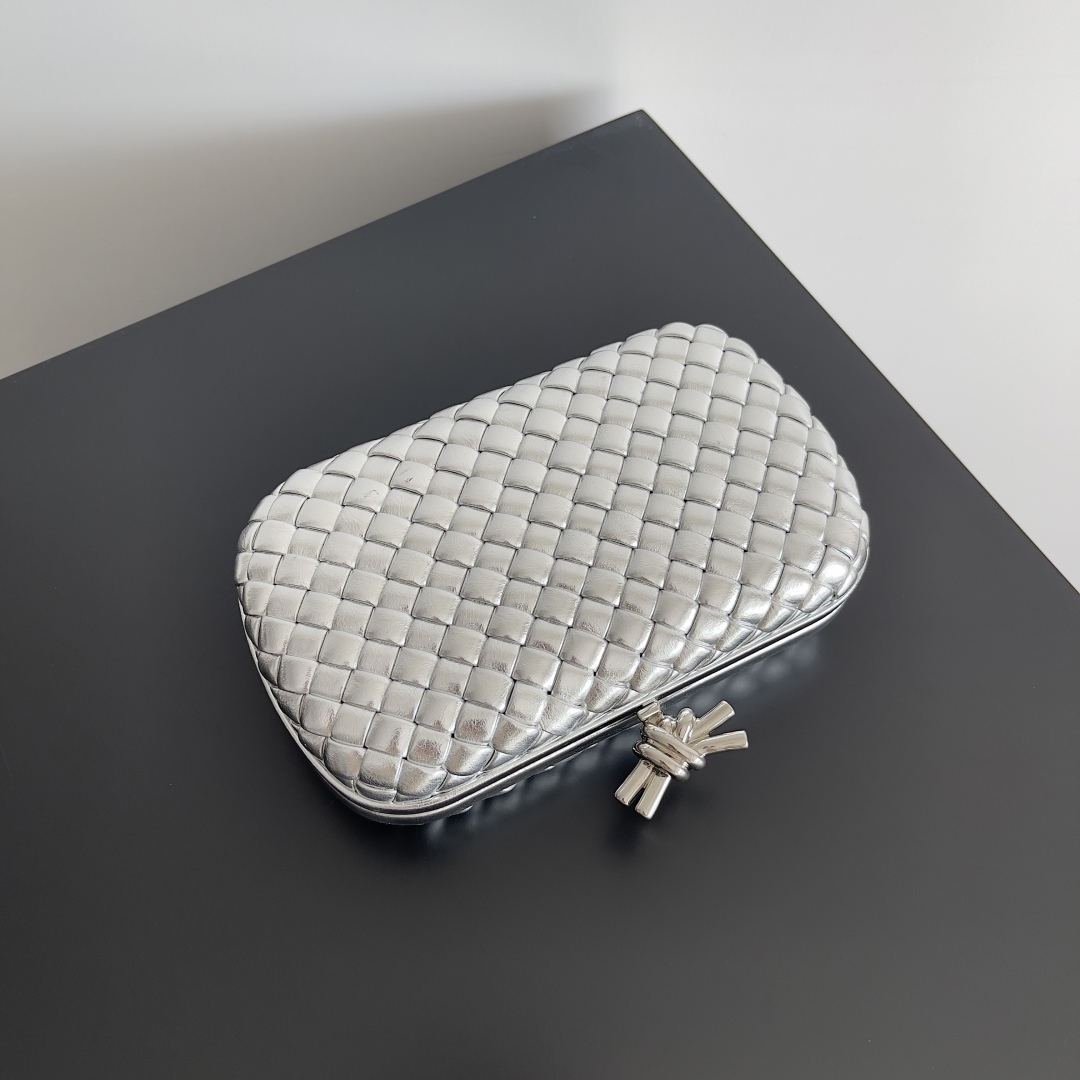 [TOP] Bottega Veneta BV Evening Clutch Bag 20.5x6x12.5cm - Gold/ Silver
