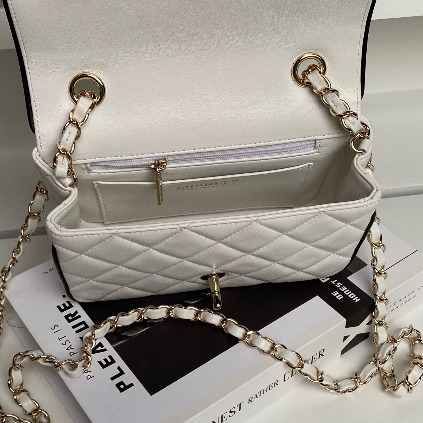 [TOP] CHANEL Chain Bag Sheepskin 19.5×13.5×7cm - GHW - 2 Color