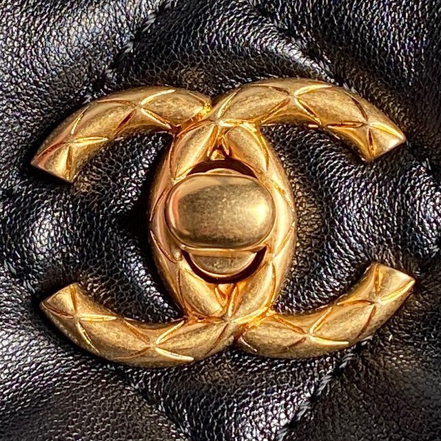 [TOP] CHANEL Tassel Chain Bag 21.5×20×7cm - Black