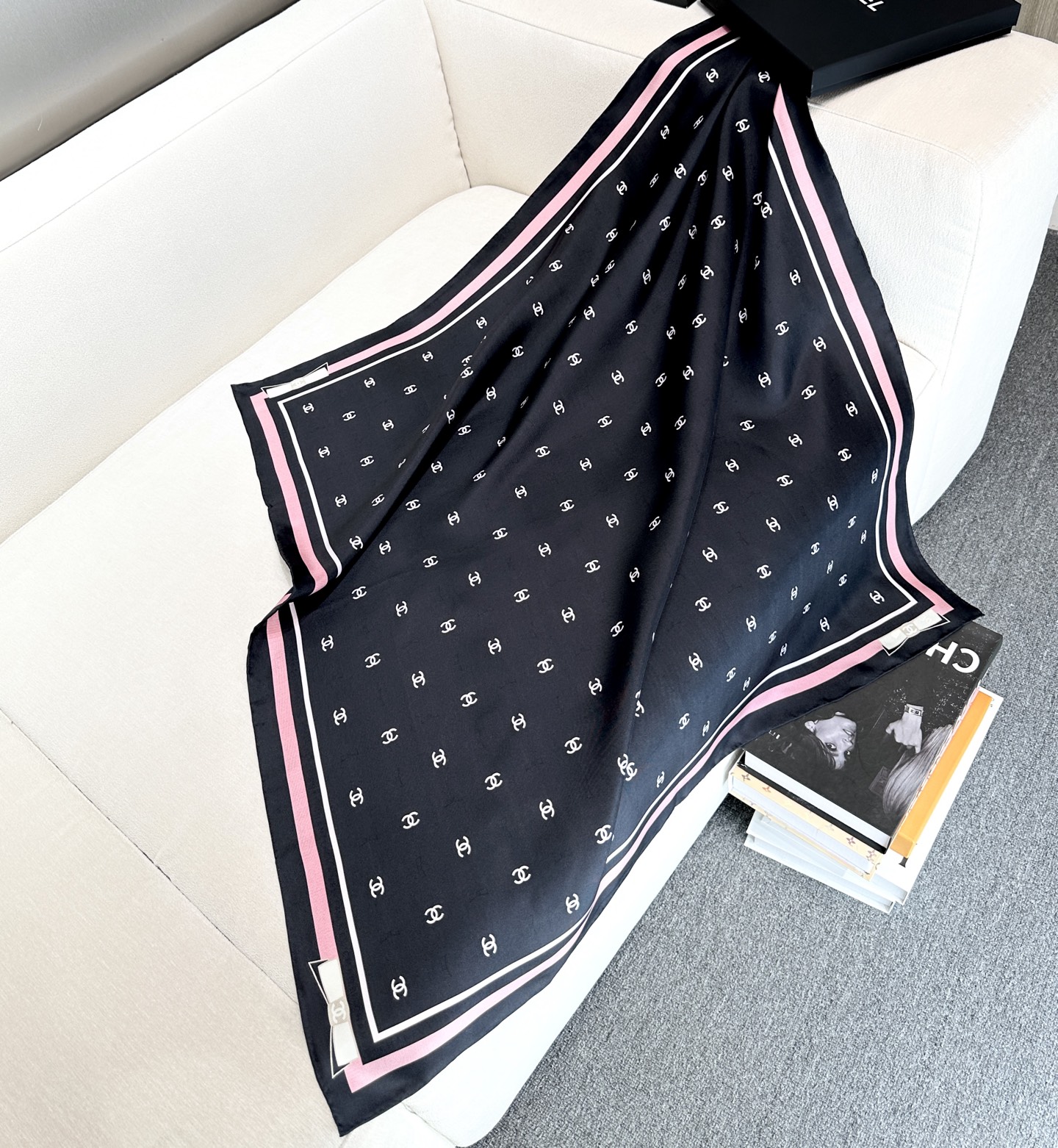 [TOP] CHANEL Silk Scarf 90 x 90 cm - Black