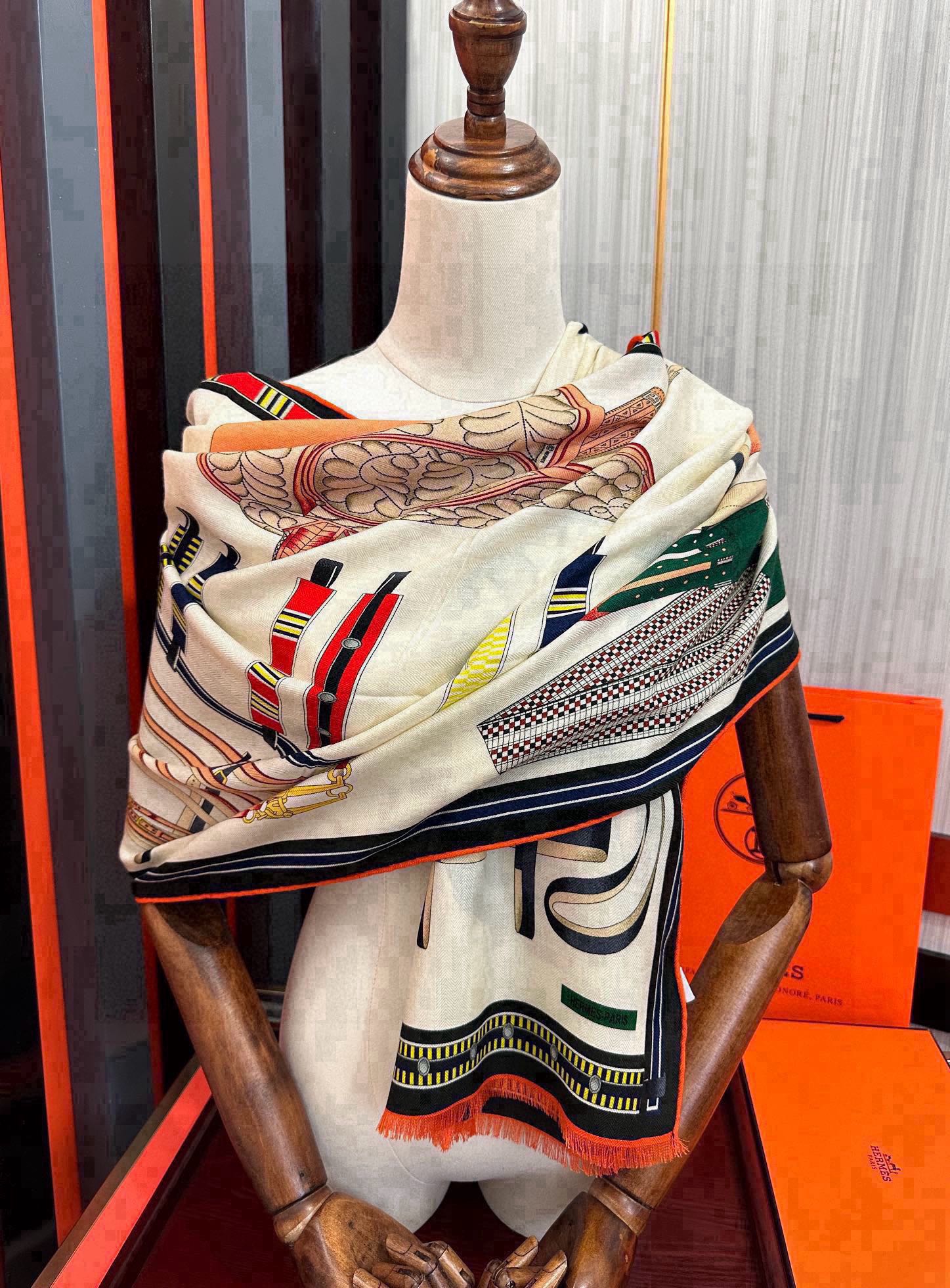 [TOP] HERMES Square Silk Scarf 65x185 cm - 2 Colors