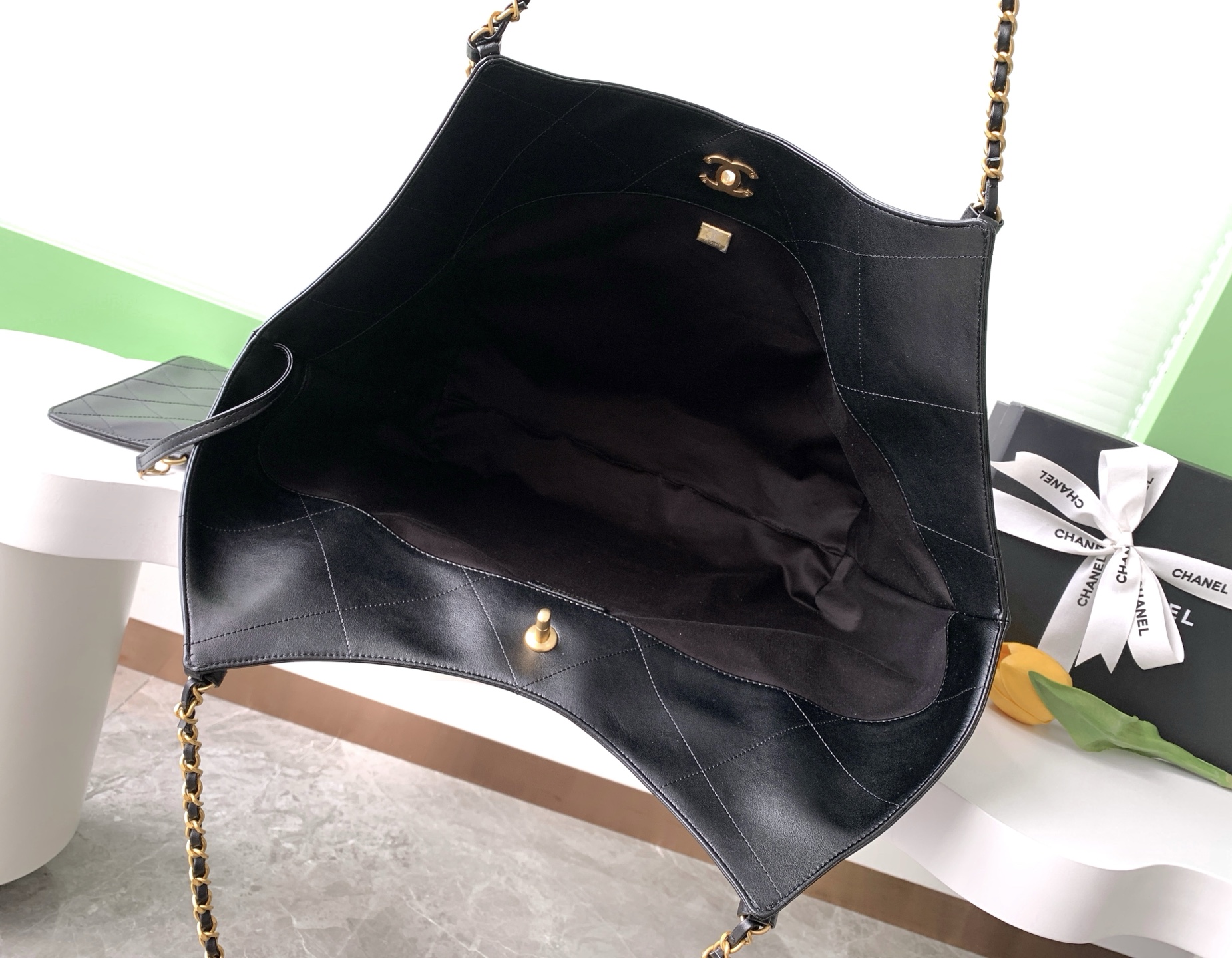 [TOP] CHANEL Tote Bag Cowhide 47*31*11cm/59*36*13cm - Black&GHW