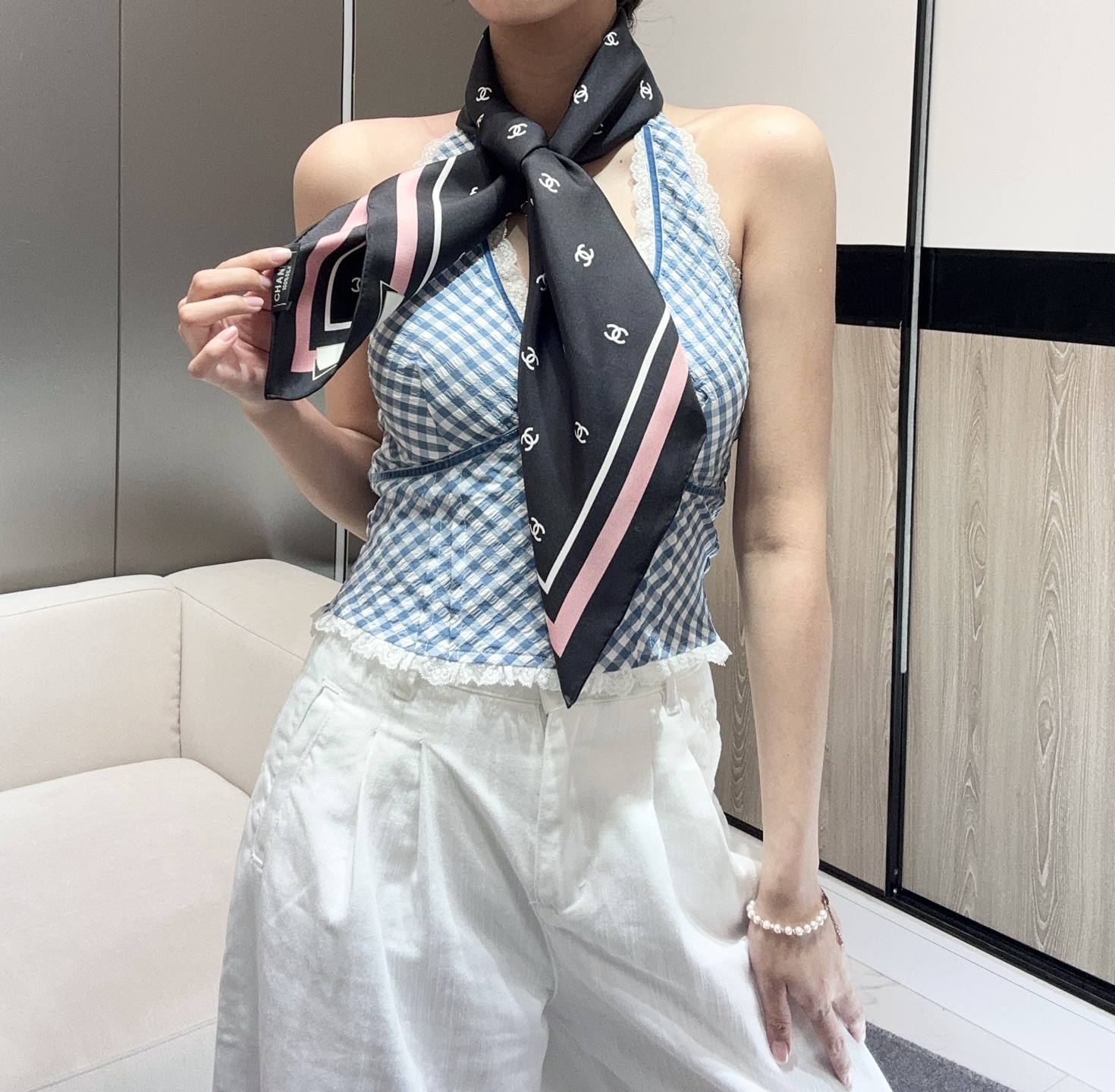 [TOP] CHANEL Silk Scarf 90 x 90 cm - Black