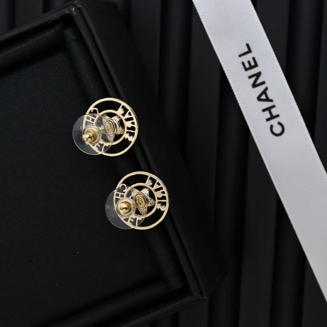 [TOP] CHANEL Earrings- Gold
