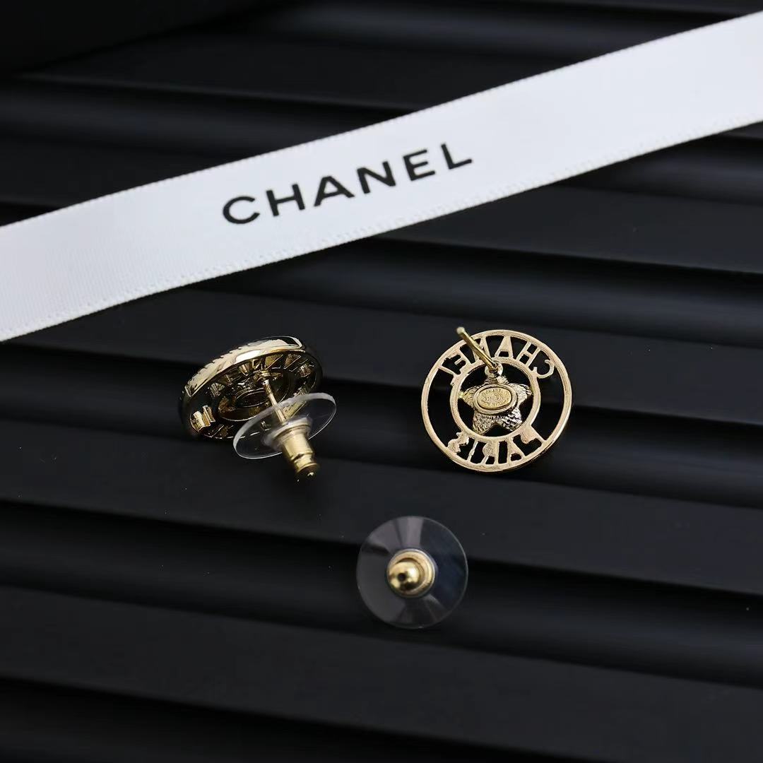 [TOP] CHANEL Earrings- Gold