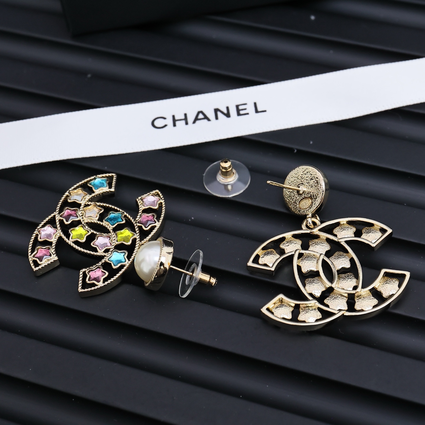 [TOP] CHANEL Earrings- Gold