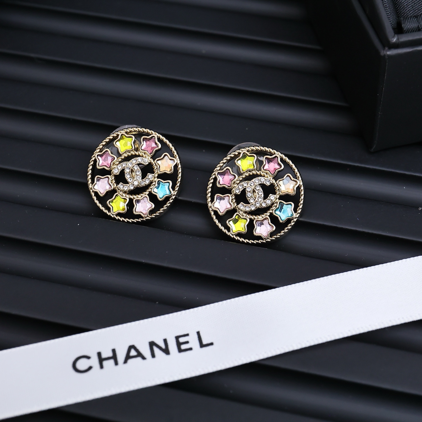 [TOP] CHANEL Earrings- Gold