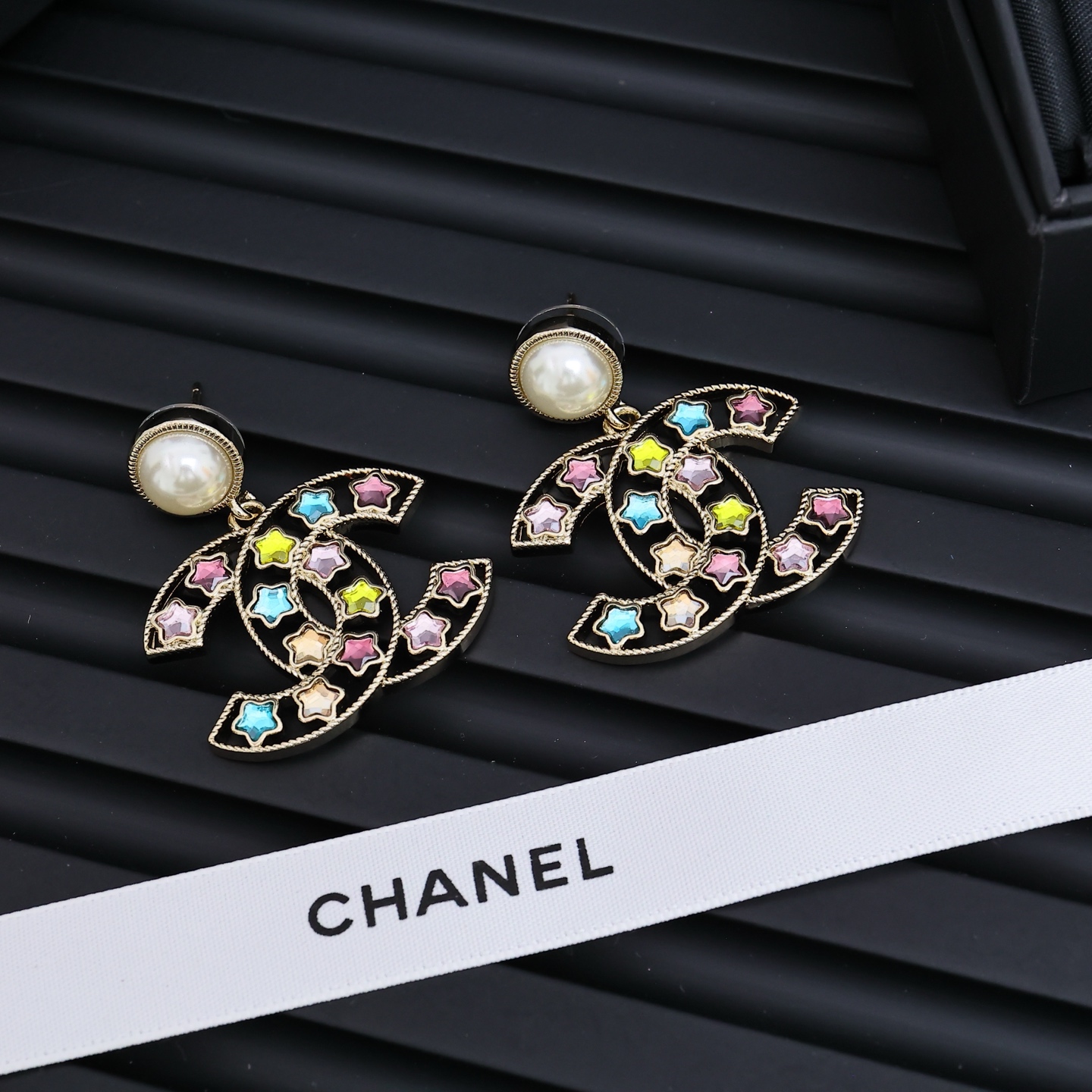 [TOP] CHANEL Earrings- Gold