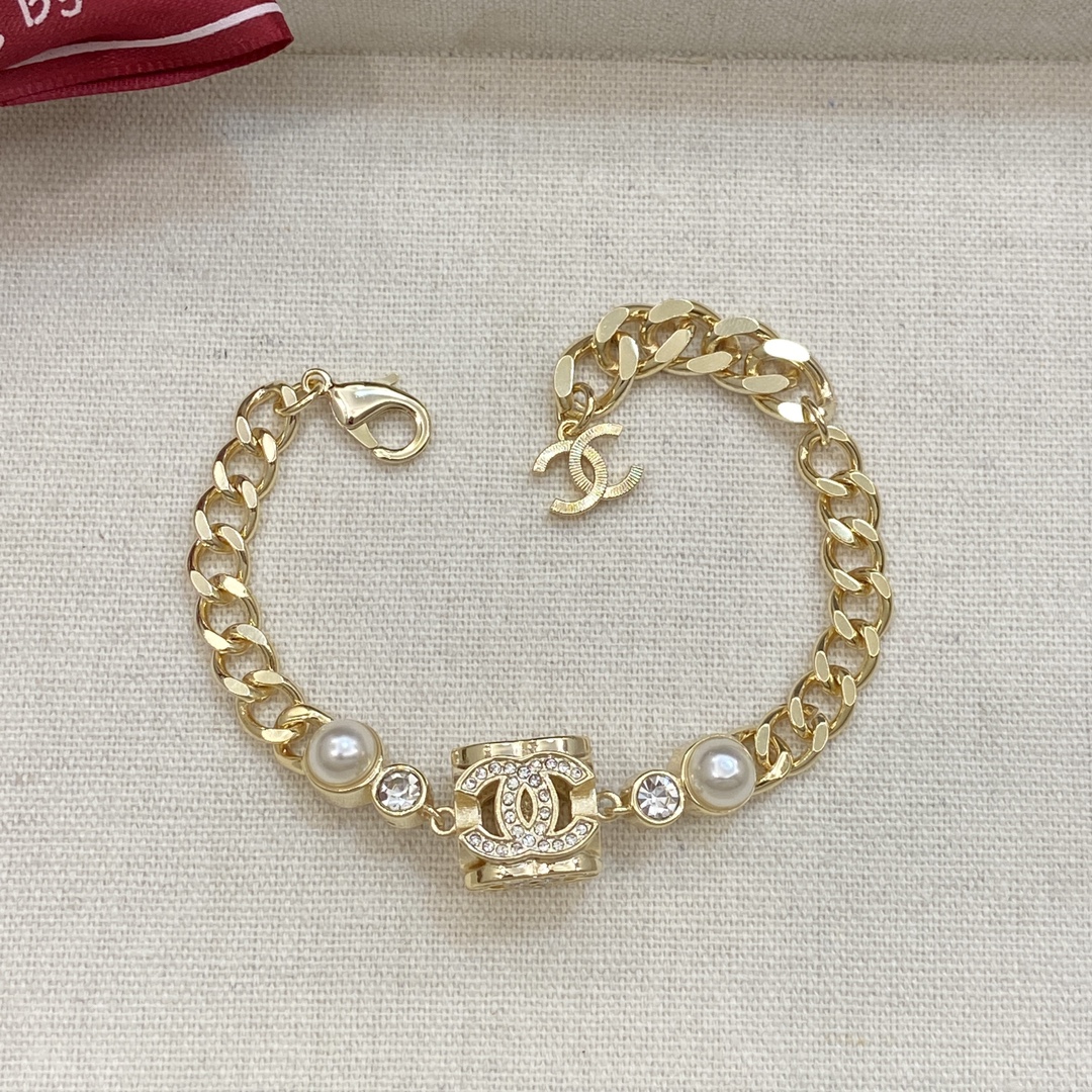 [TOP] CHANEL Bracelet - Gold