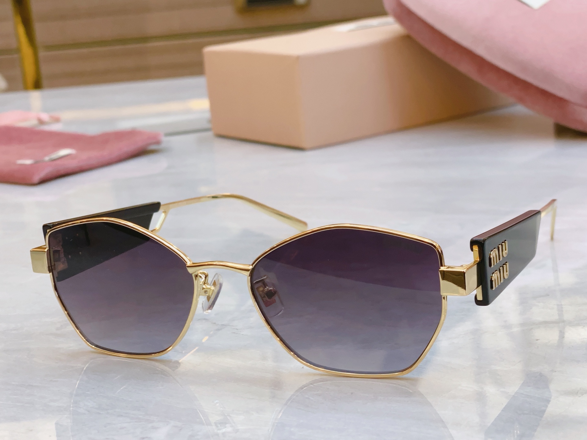 [TOP] Miu Miu Sunglasses - 6 Colors