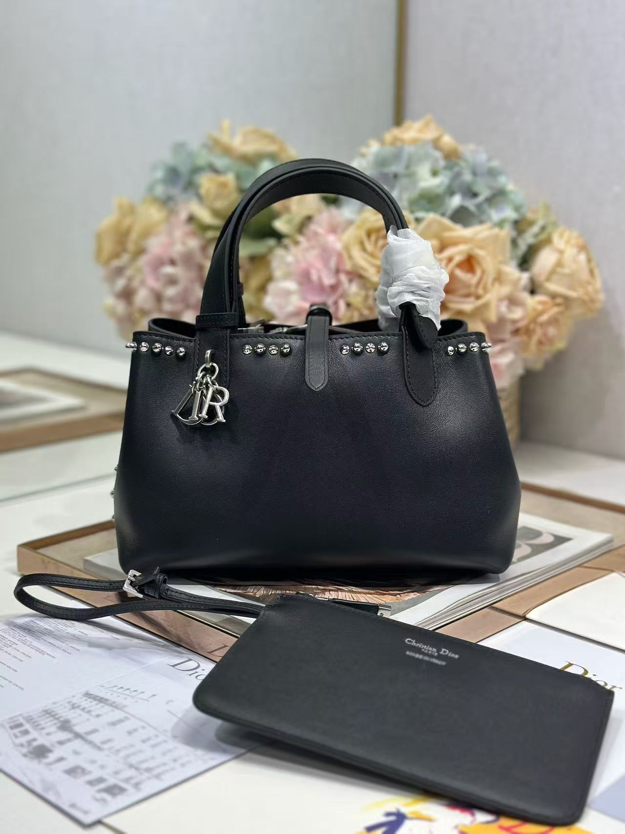 [TOP] Christian Dior Toujours Handbag 28.5 × 19 × 21.5 cm/23 × 15 × 15 cm - Black