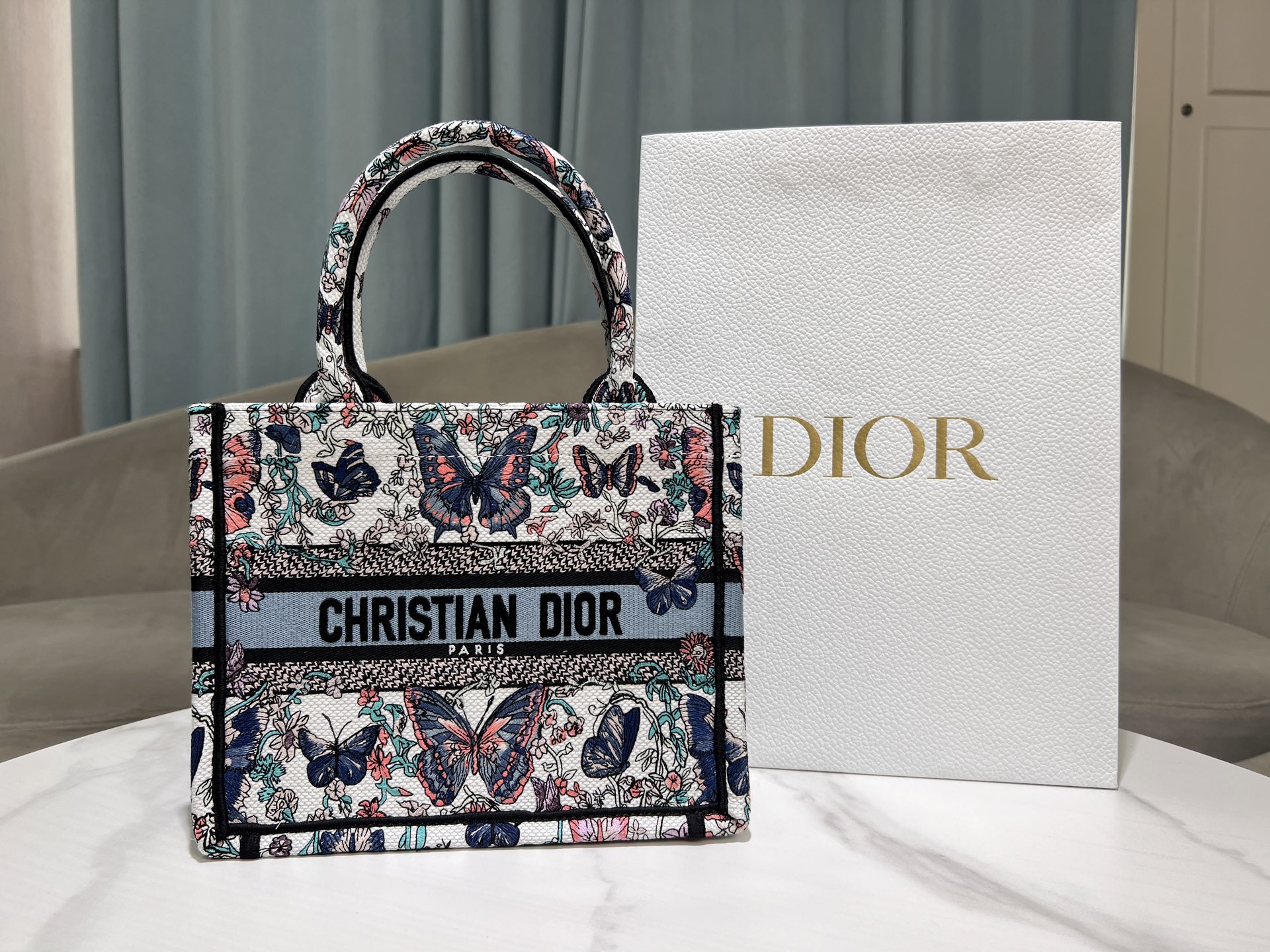 [TOP] Christian Dior  Book Tote Bag - 3 Sizes - White and Blue