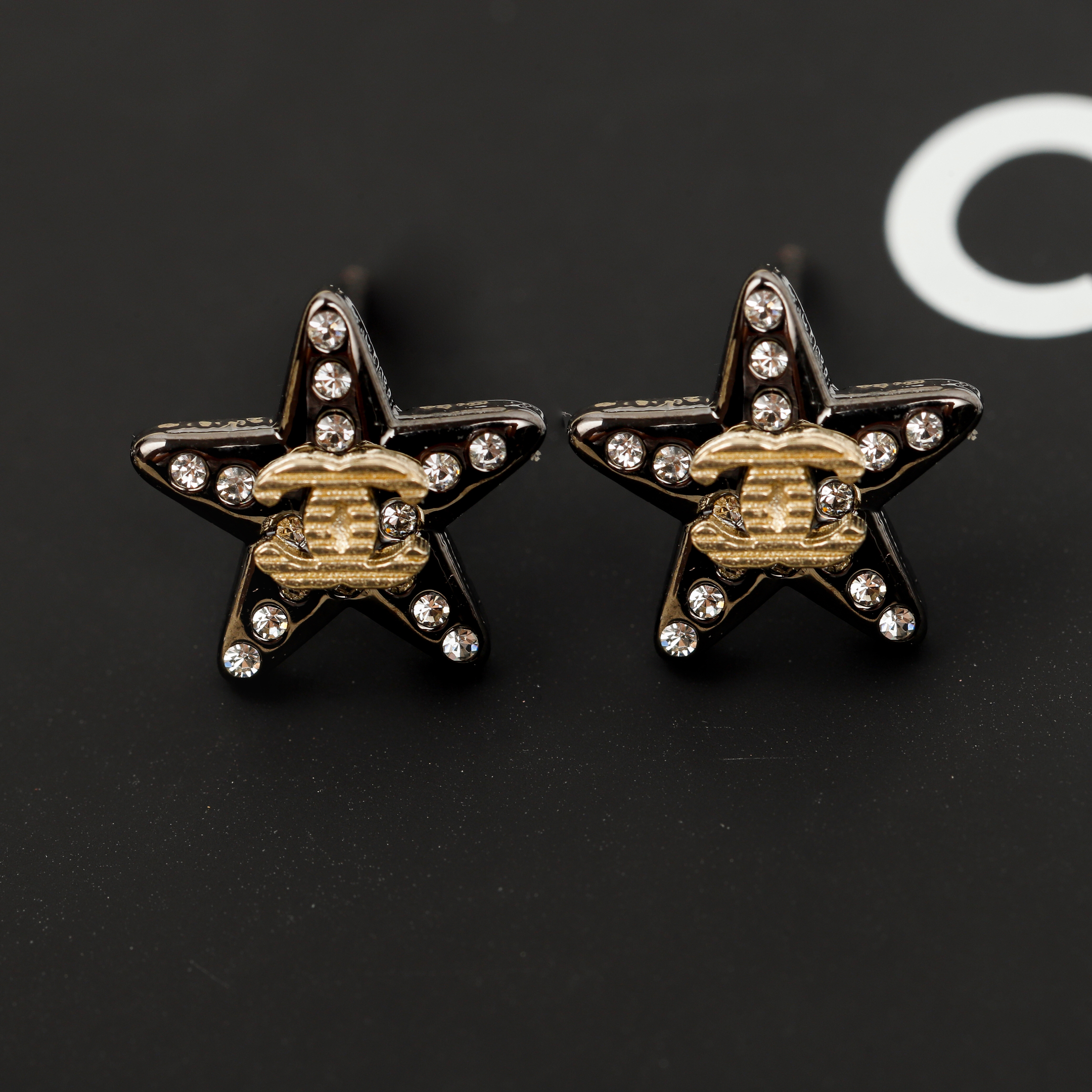 [TOP] CHANEL Earrings- Gold