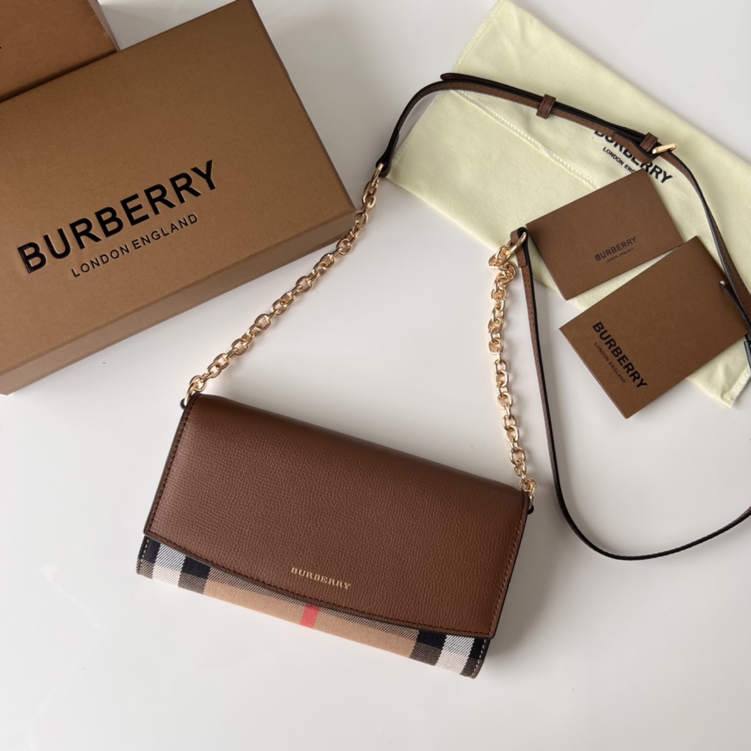[TOP] BURBERRY Horseferry Crossbody Bag 21 x 3 x 12cm - 2 Color