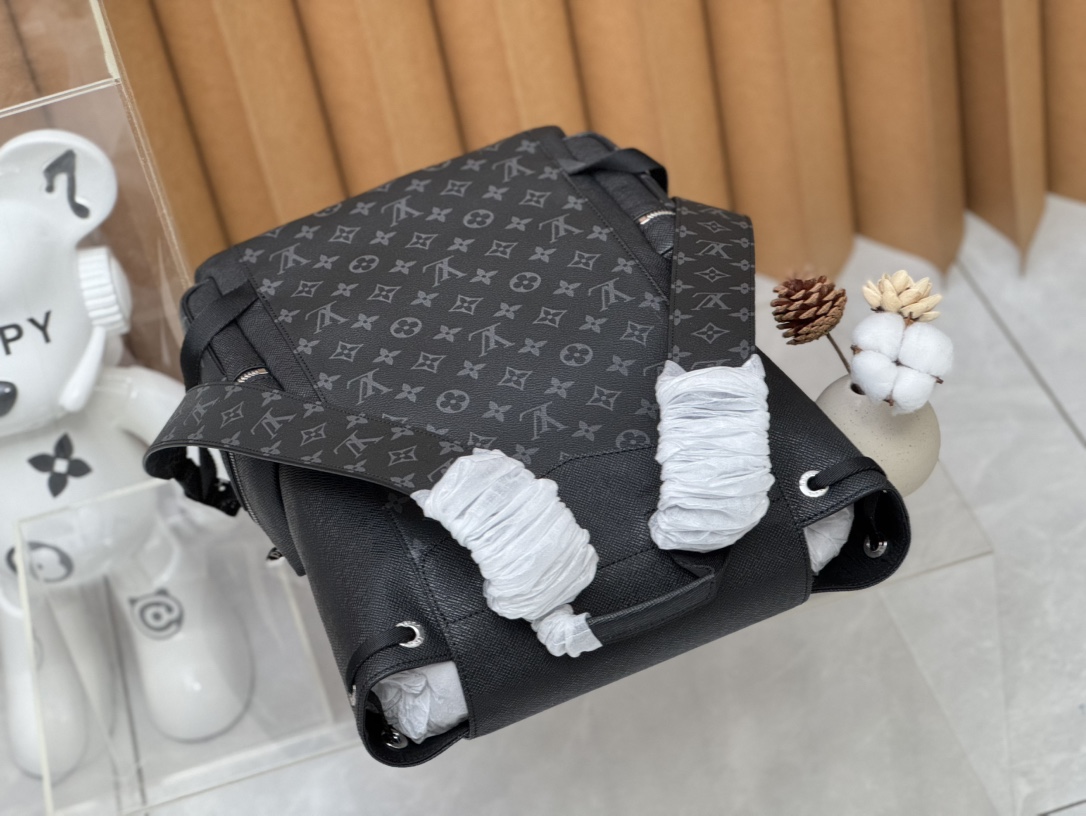 [TOP] Louis Vuitton LV Taïgarama Outdoor Backpack Taïga Leather Monogram Eclipse Canvas 37x45x19cm - Black