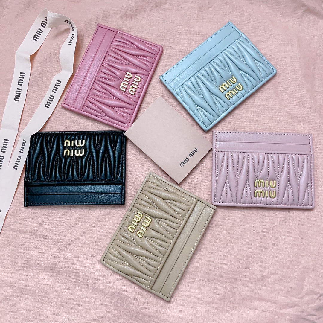 [TOP] Miu Miu Lambskin Matelasse Pocket Wallet 11.5x8cm - 5 Color