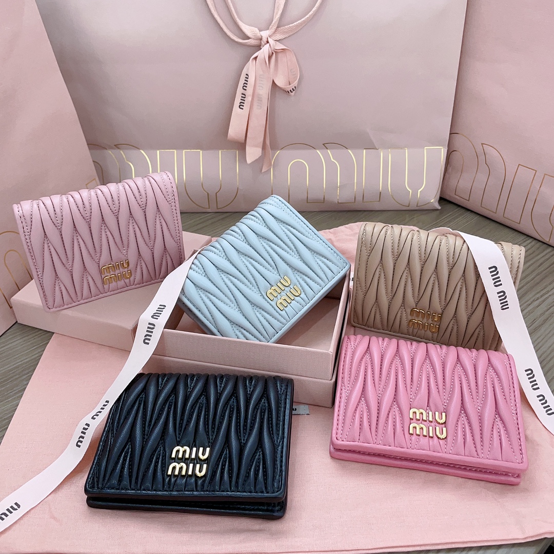 [TOP] Miu Miu Lambskin Matelasse Pocket Wallet 11.5x8cm - 5 Color