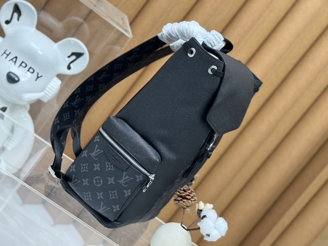 [TOP] Louis Vuitton LV Taïgarama Outdoor Backpack Taïga Leather Monogram Eclipse Canvas 37x45x19cm - Black