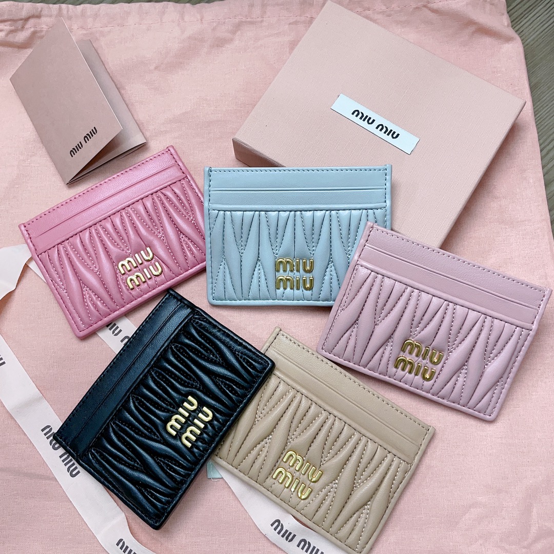 [TOP] Miu Miu Lambskin Matelasse Pocket Wallet 11.5x8cm - 5 Color