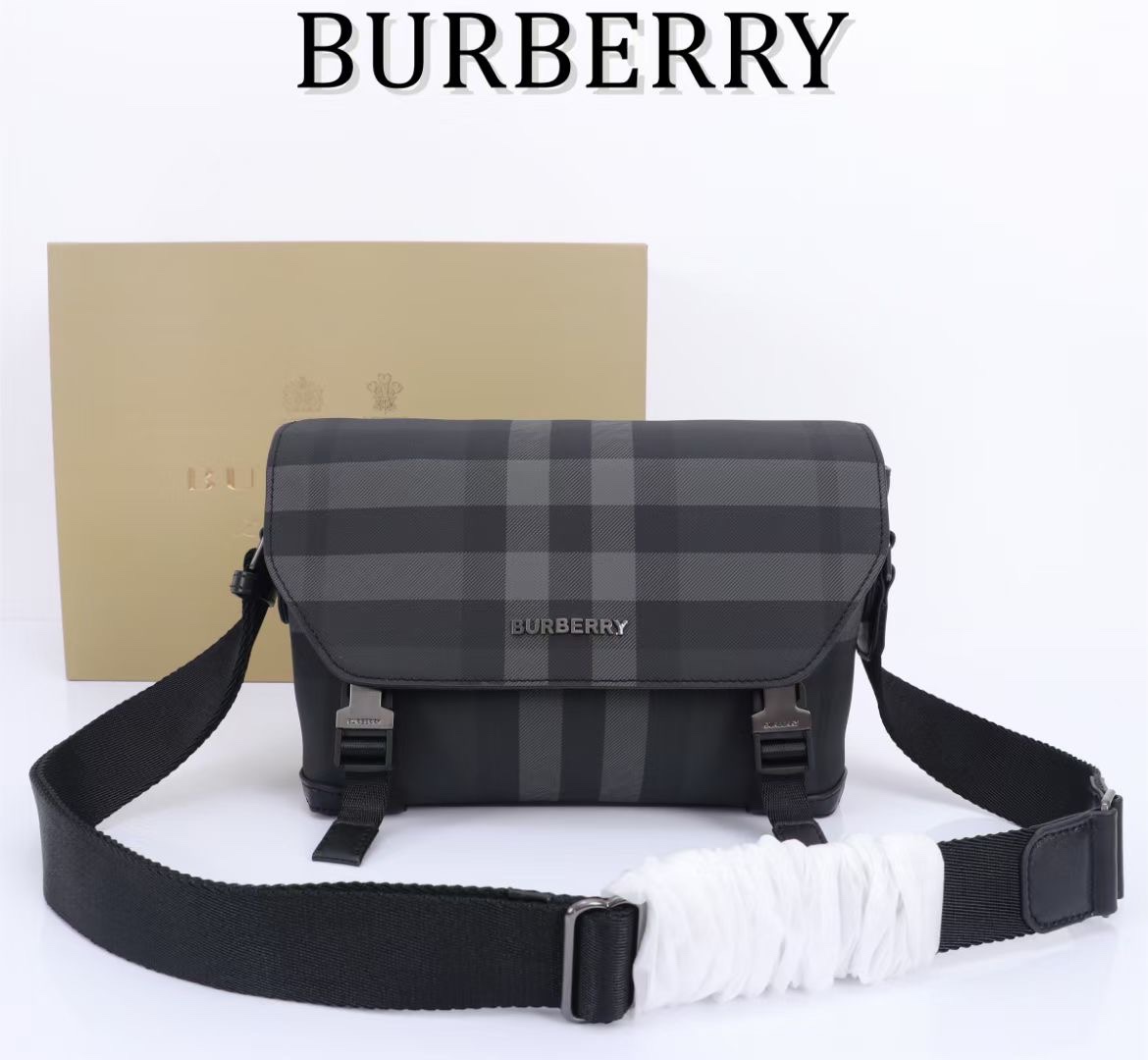 [TOP] BURBERRY Messenger Bag 29x8.5x17.5cm - 2 Color