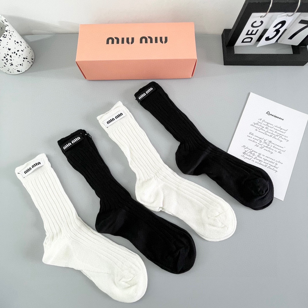 [TOP] Miu Miu Socks - 4 Pieces as a Set