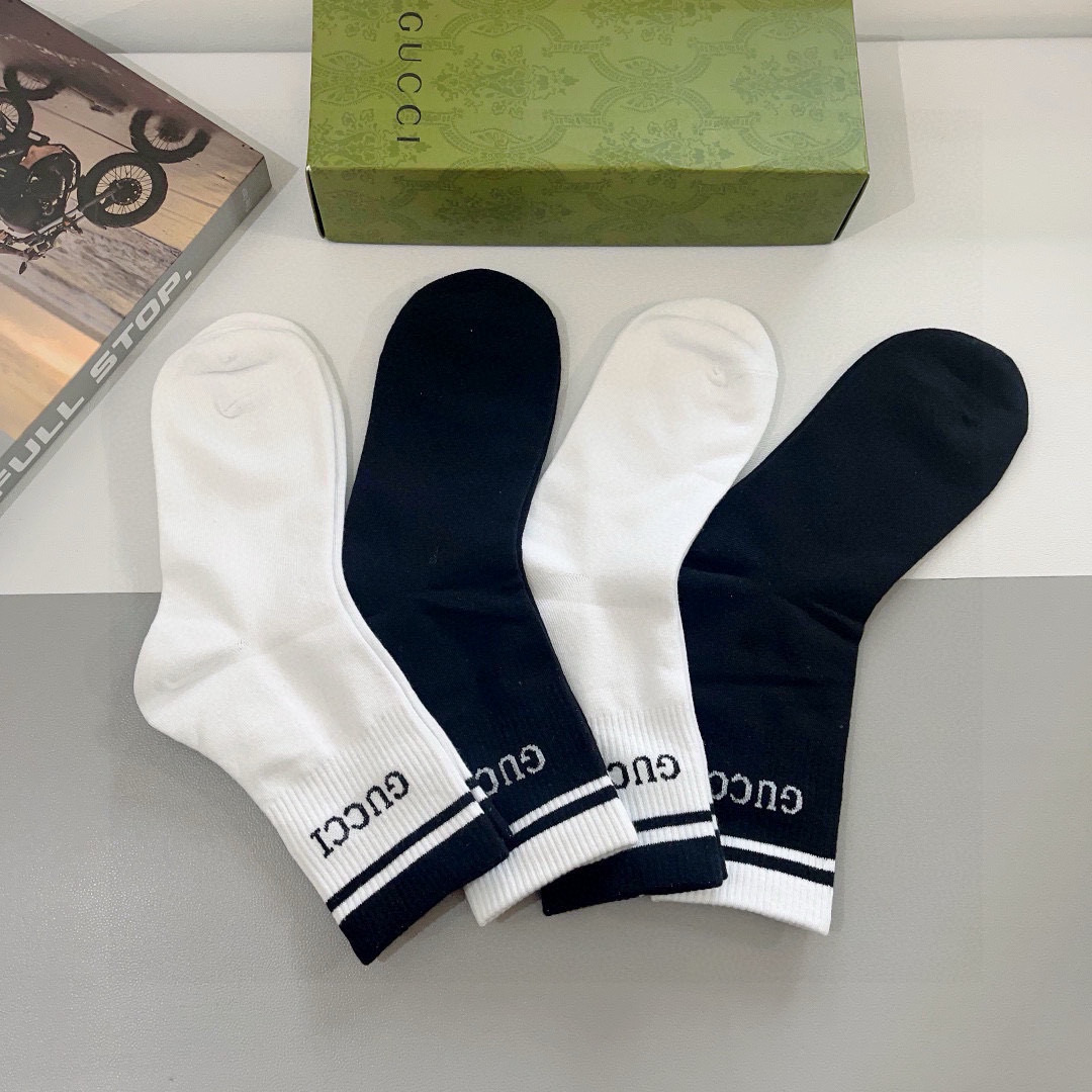 [TOP] GUCCI Socks - 4 Pieces as a Set