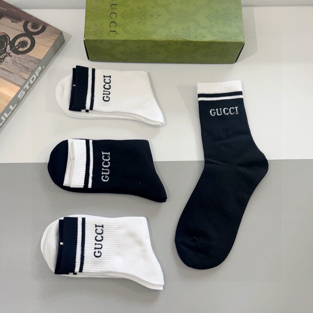 [TOP] GUCCI Socks - 4 Pieces as a Set