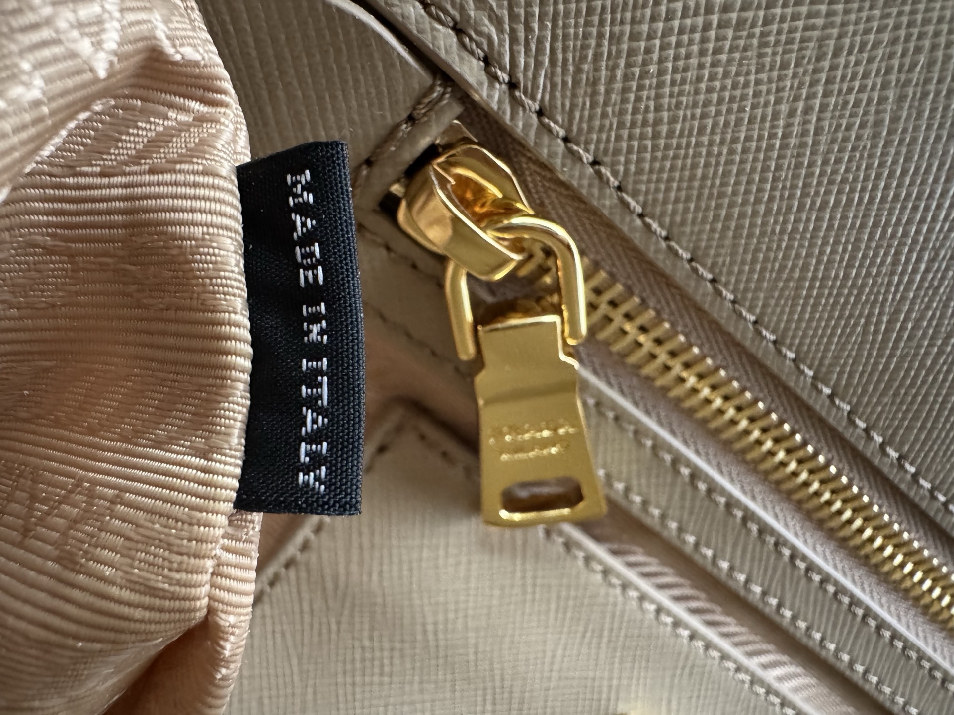 [TOP] PRADA Galleria Saffiano Bag 20x15x9.5cm/28x20x12cm - Brown