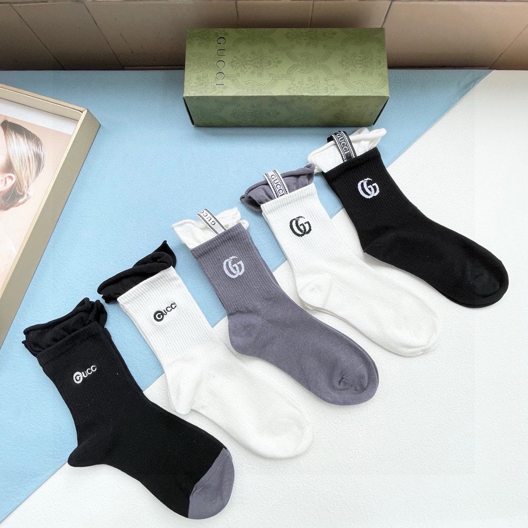 [TOP] GUCCI Socks - 5 Pieces as a Set