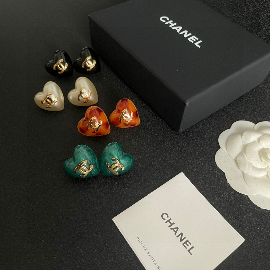 [TOP] CHANEL Heart Earrings- 3 Colors