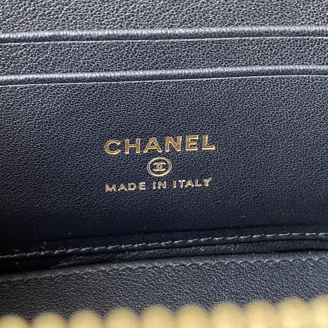 [TOP] CHANEL Vanity Case New Top Handle w Logo Calfskin 17*9.5*8*cm - Black
