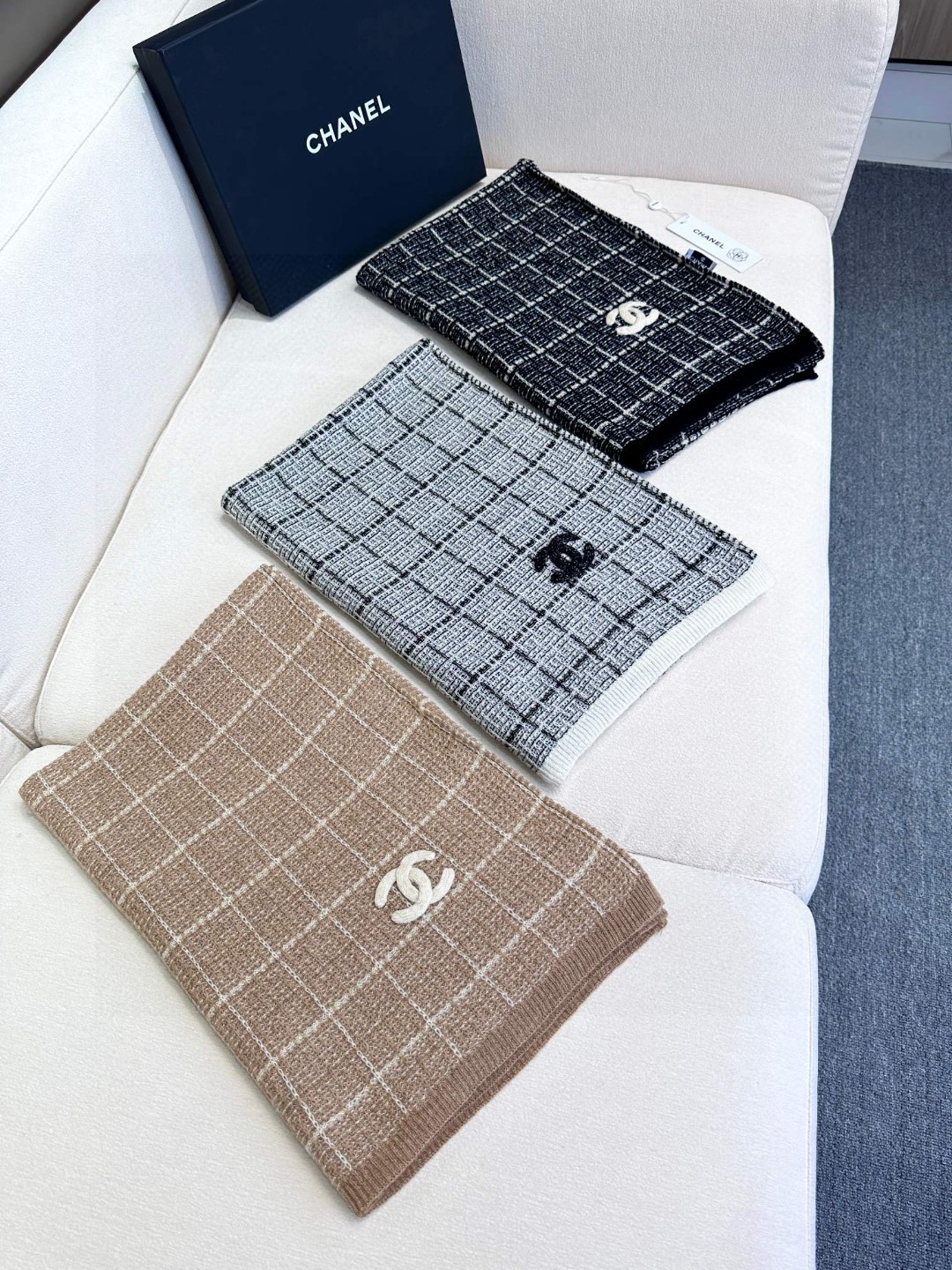 [TOP] CHANEL Cashmere Scarf 55×185 cm - 3 Colors