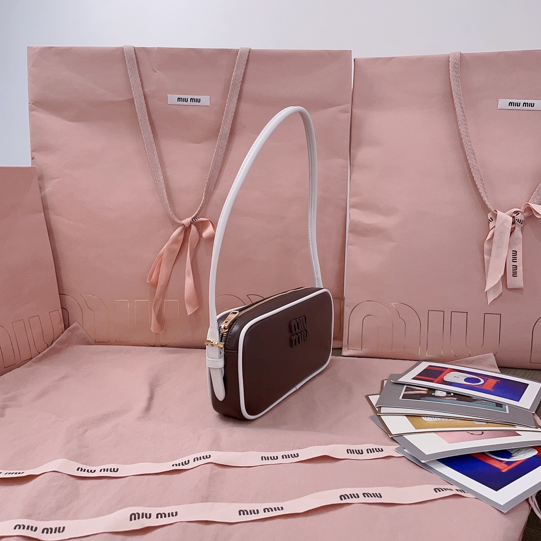 [TOP] Miu Miu Cowhide Handbag 20*10*4 cm - 2 Colour