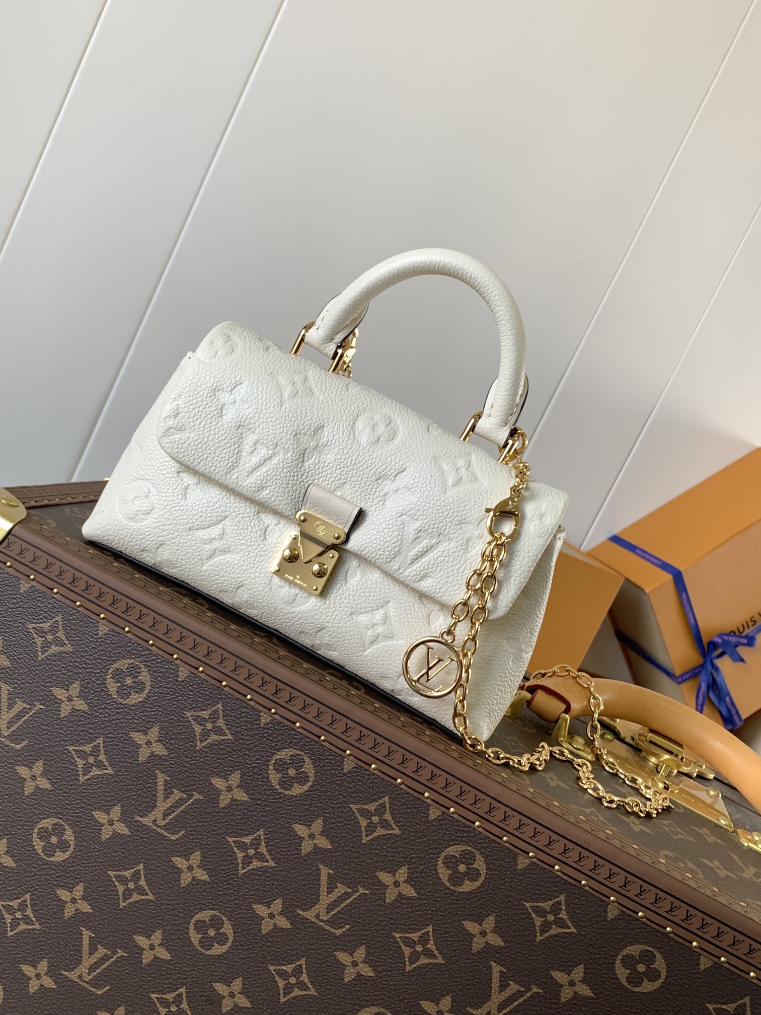 [TOP] Louis Vuitton LV Nano Madeleine Bag Monogram Empreinte Leather 21× 12.5 × 6cm - 3 Color
