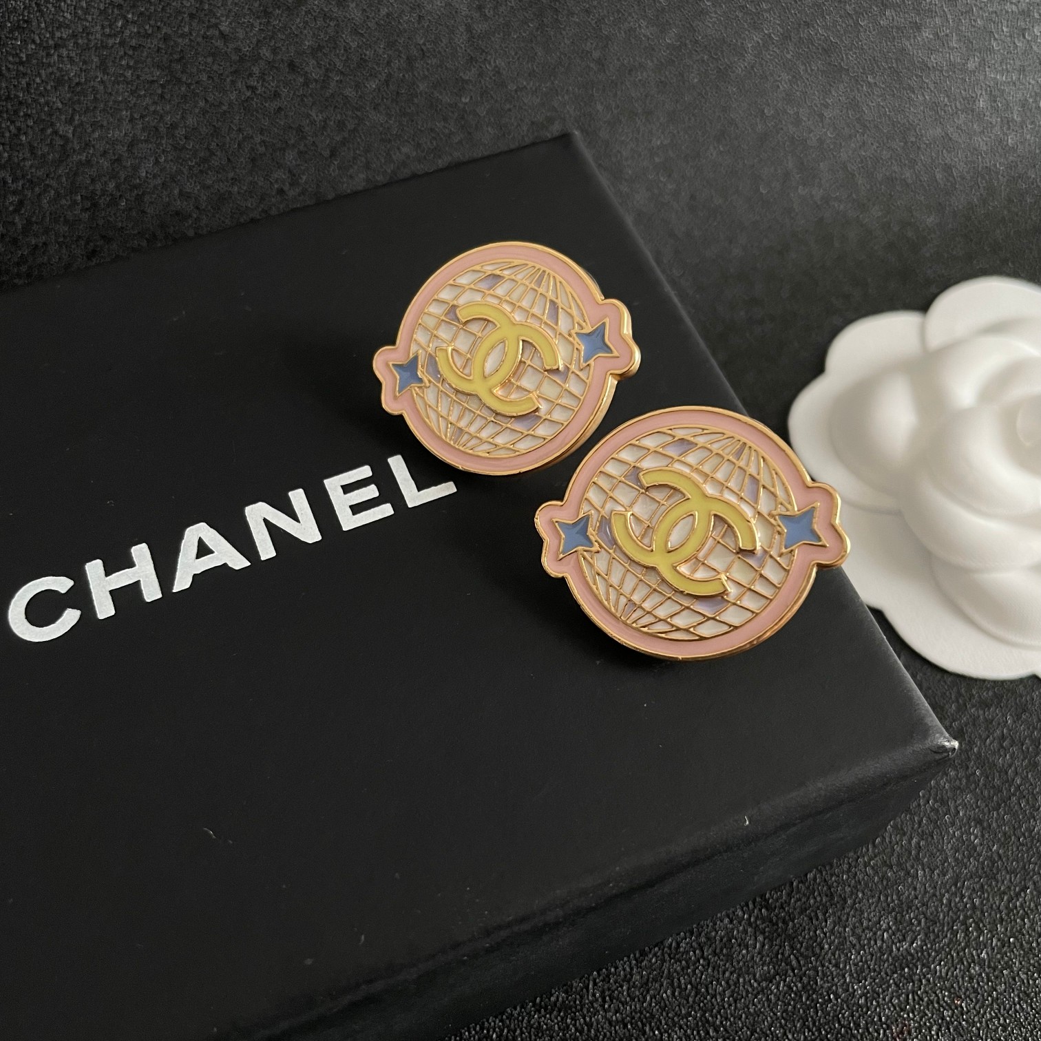 [TOP] CHANEL CC Earrings- Pink