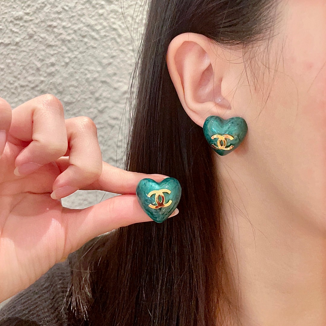 [TOP] CHANEL Heart Earrings- 3 Colors