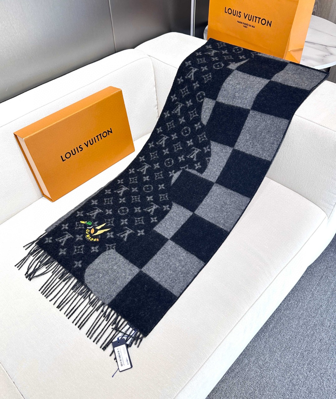 [TOP] Louis Vuitton LV Cashmare Monogram Scarf - Black