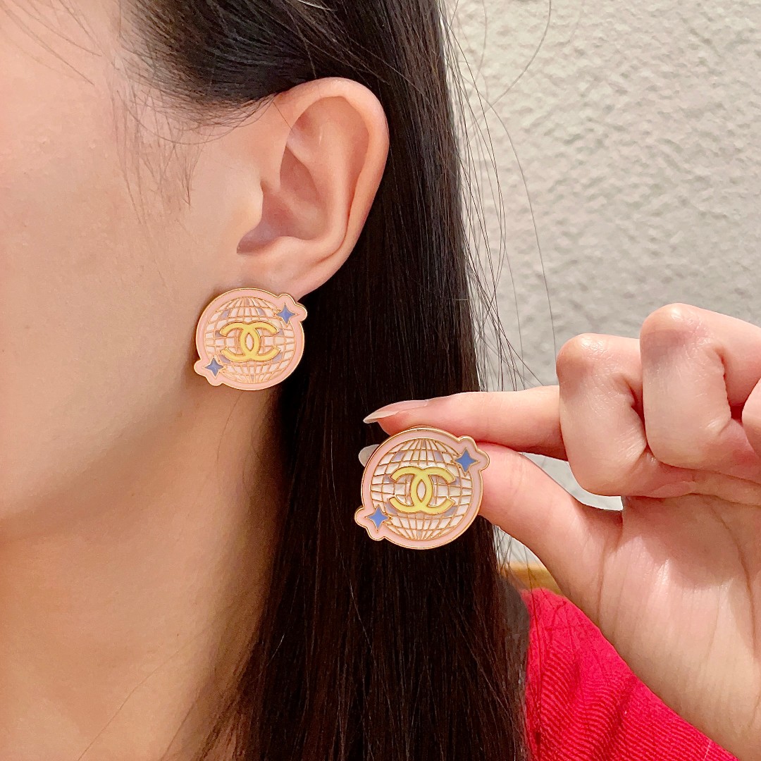 [TOP] CHANEL CC Earrings- Pink
