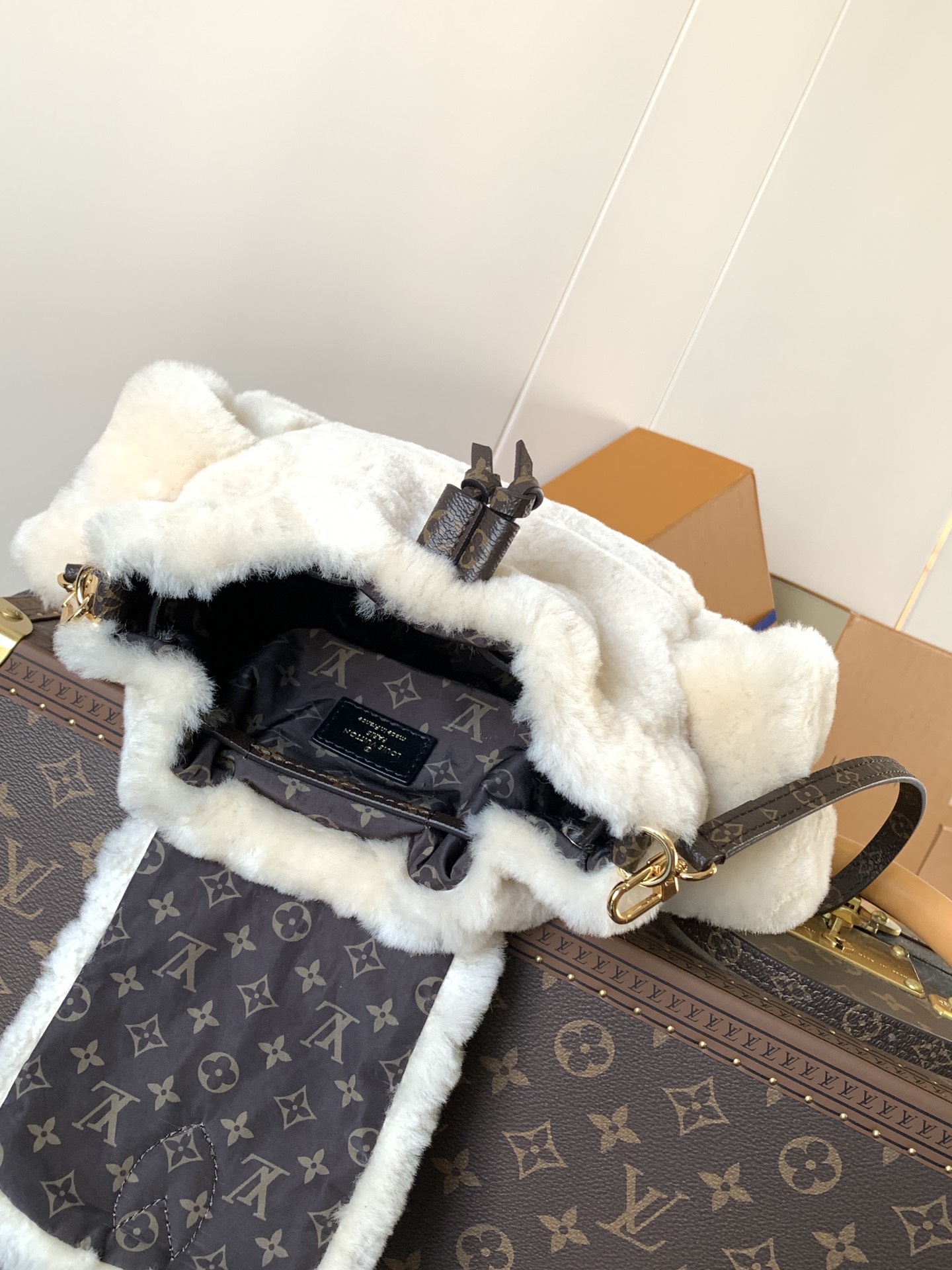 [TOP] Louis Vuitton LV Ski Nano Teddy Backpack 25x16.5x13cm- White
